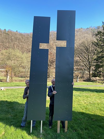 Metallkreuz