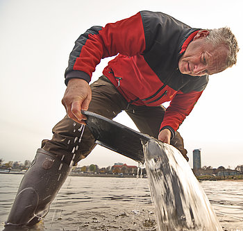 Mann im Wasser